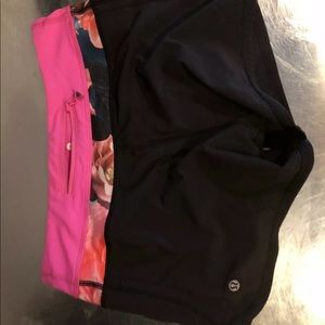 Lululemon running Shorts size 2 secret Garden
